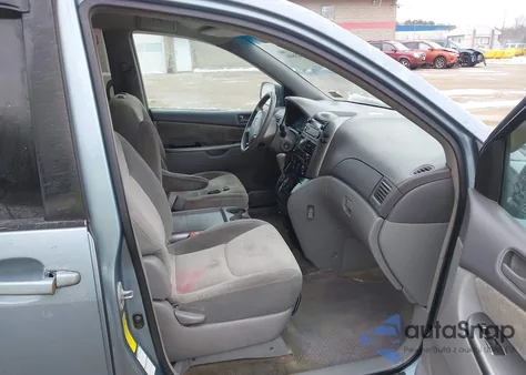 2010 Toyota Sienna Le z USA, uszkodzony, nr VIN 5TDJK4CC6AS031098